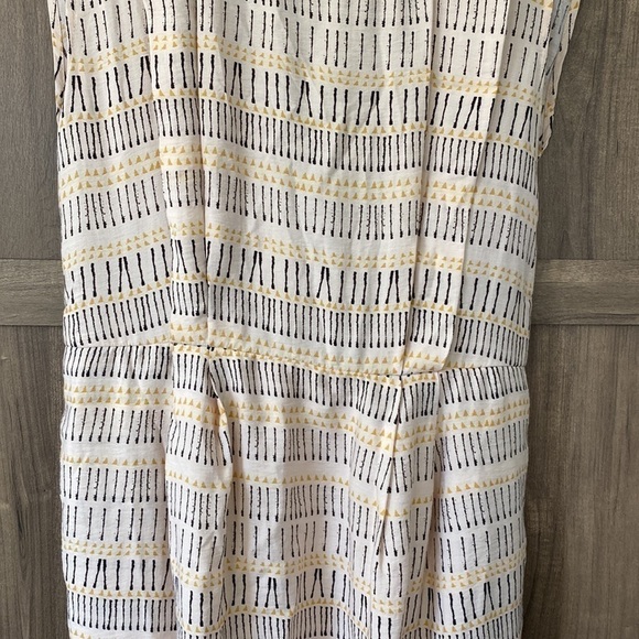 BCBGENERATION Open Back Dress Size 6 - Picture 3 of 15